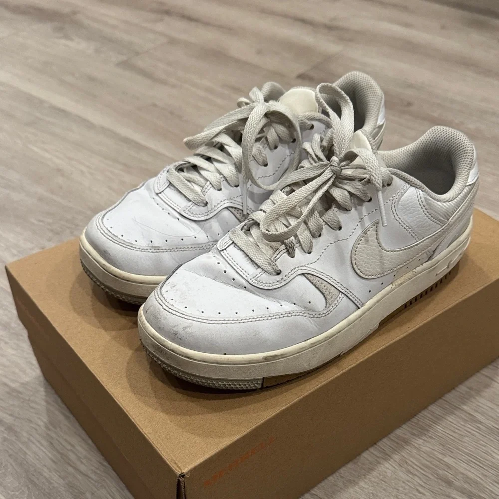 Nike White Women's Sneakers